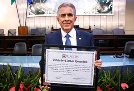 Desembargador Orlando Rocha recebe o título de cidadão honorário de Alagoas