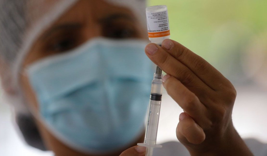 Alagoas estima vacinar toda a população adulta contra a Covid-19 até o fim de outubro