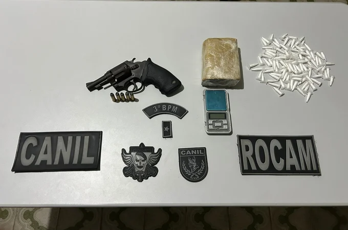 Ação policial prende suspeito de homicídio e apreende drogas e arma, em Arapiraca