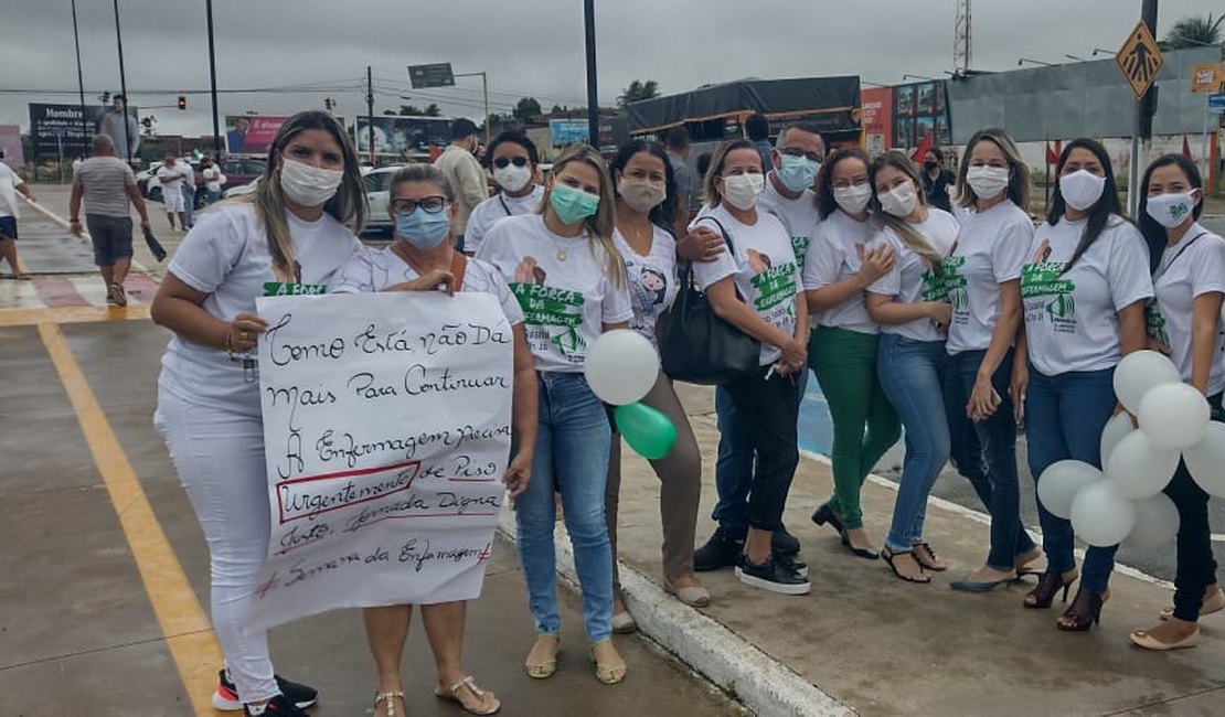 Vídeo. Profissionais de enfermagem realizam carreata por piso salarial e 30h semanais