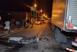 Motocicleta colide na traseira de caminhão e condutor morre na zona rural de Arapiraca