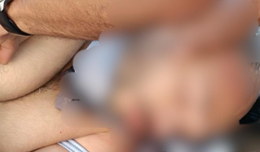 Ciclista é atingido por caminhão enquanto seguia pela AL-220, em Arapiraca; estado de saúde da vítima é grave