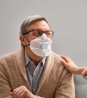 Especialista alerta para complicações da pneumonia em idosos