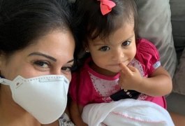 Mayra Cardi diz que não vai por a filha na escola: “Quero que seja em casa”