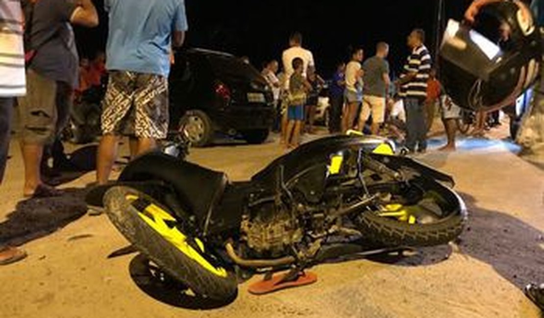 Colisão entre carro e moto deixa jovem ferido em Marechal Deodoro