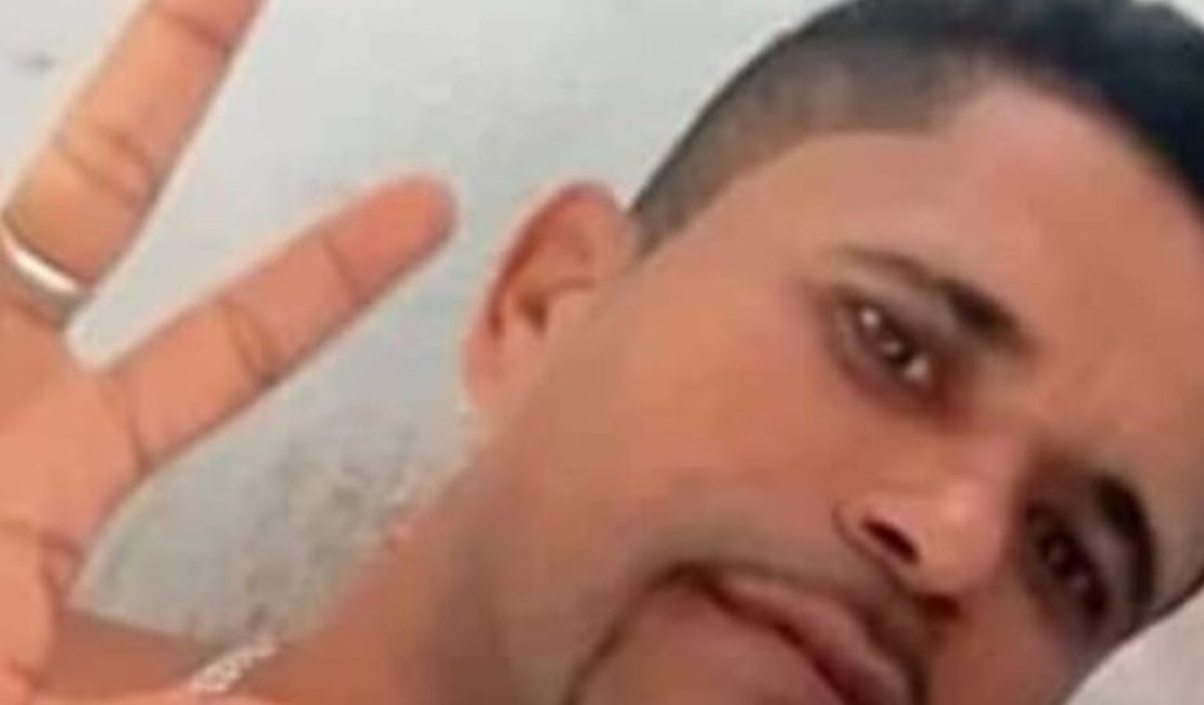 Criminosos invadem casa, fingem ser policiais e matam homem na frente da irmã, em Palmeira