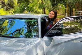 Com Porsche vetado pela tia, filha de Gugu chama carro de R$ 420 mil de “Coisa”