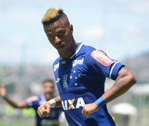 Goleiro falha feio, Cruzeiro vence Galo e abre seis pontos na ponta do Mineiro