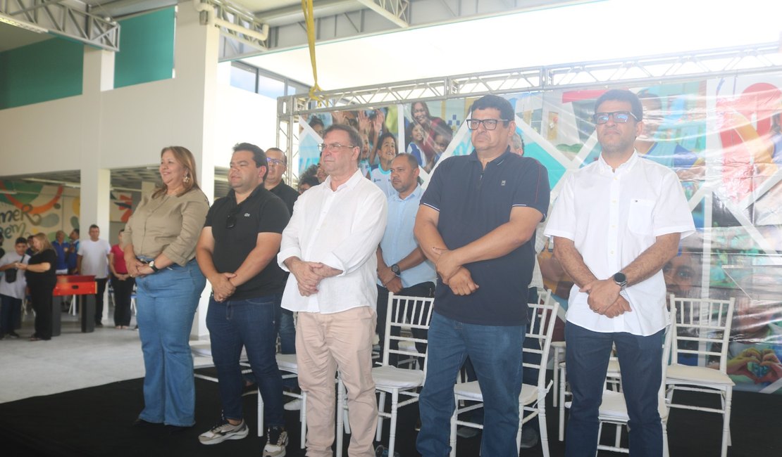 Em compromisso com a educação e o esporte, Luciano Barbosa entrega ginásio na Baixa Grande, em Arapiraca; assista