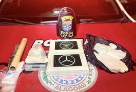 Polícia Militar apreende cinco quilos de cocaína na capital e uma arma de fogo no interior