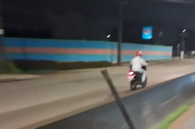 VÍDEO: Motociclista é flagrado na contramão da AL-220, em Arapiraca: 'Bebo cego'
