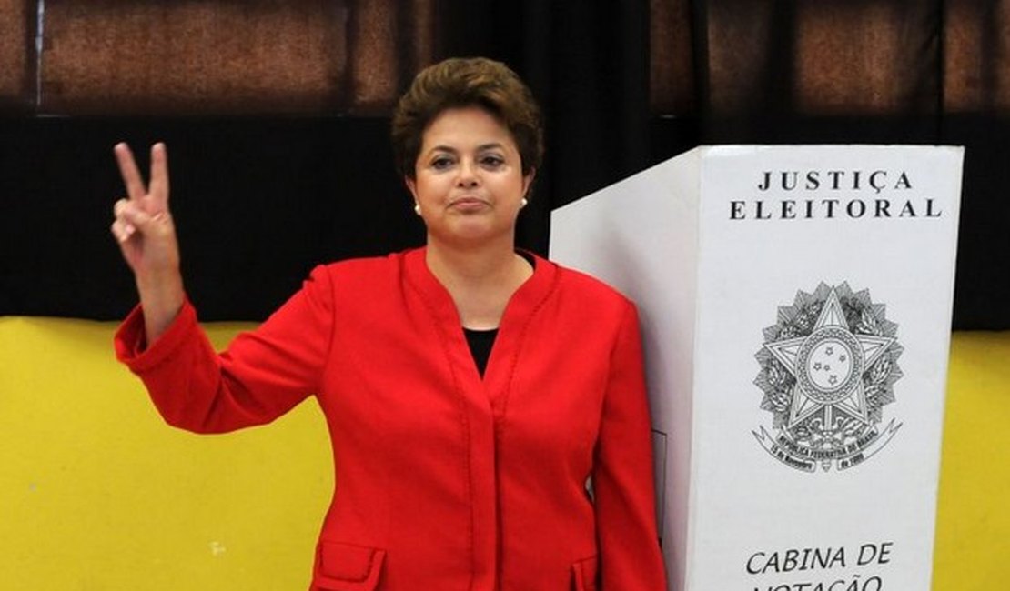 Dilma comemora sétima vitória consecutiva do PT em turnos de eleições presidenciais