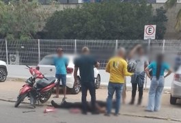 Homem fica ferido após acidente entre carro e moto em Arapiraca