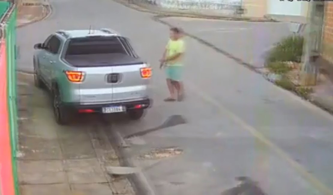 Vídeo. Agente da Guarda Municipal atira e deixa deficiente físico ferido, em Cajueiro