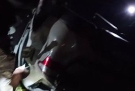 Pai morre em capotamento de carro e filhos de 7 e 14 anos ficam feridos em Pilar