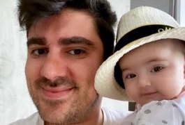 Marcelo Adnet mostra Alice toda estilosa de chapéu