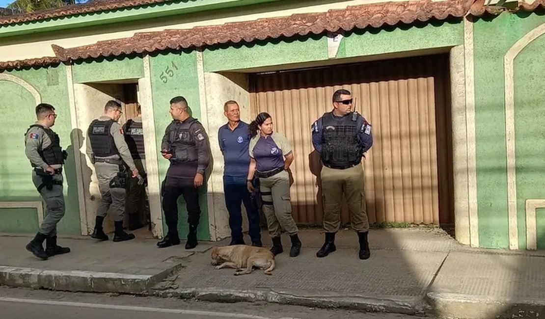 PM e segurança municipal evitam arrombamento de residência no Centro de Arapiraca