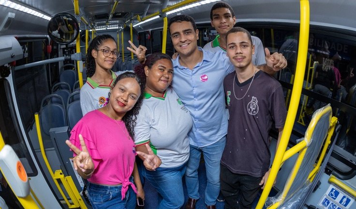 'O transporte público de Maceió está melhorando para todo mundo', afirma JHC