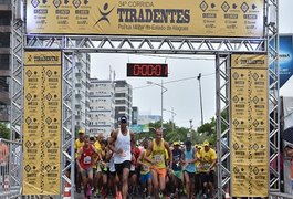 34ª edição da ‘Corrida Tiradentes’ atrai atletas profissionais e amadores à orla de Maceió