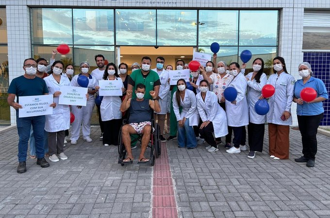 Primeiro transplantado hepático da rede estadual recebe alta do Hospital do Coração Alagoano