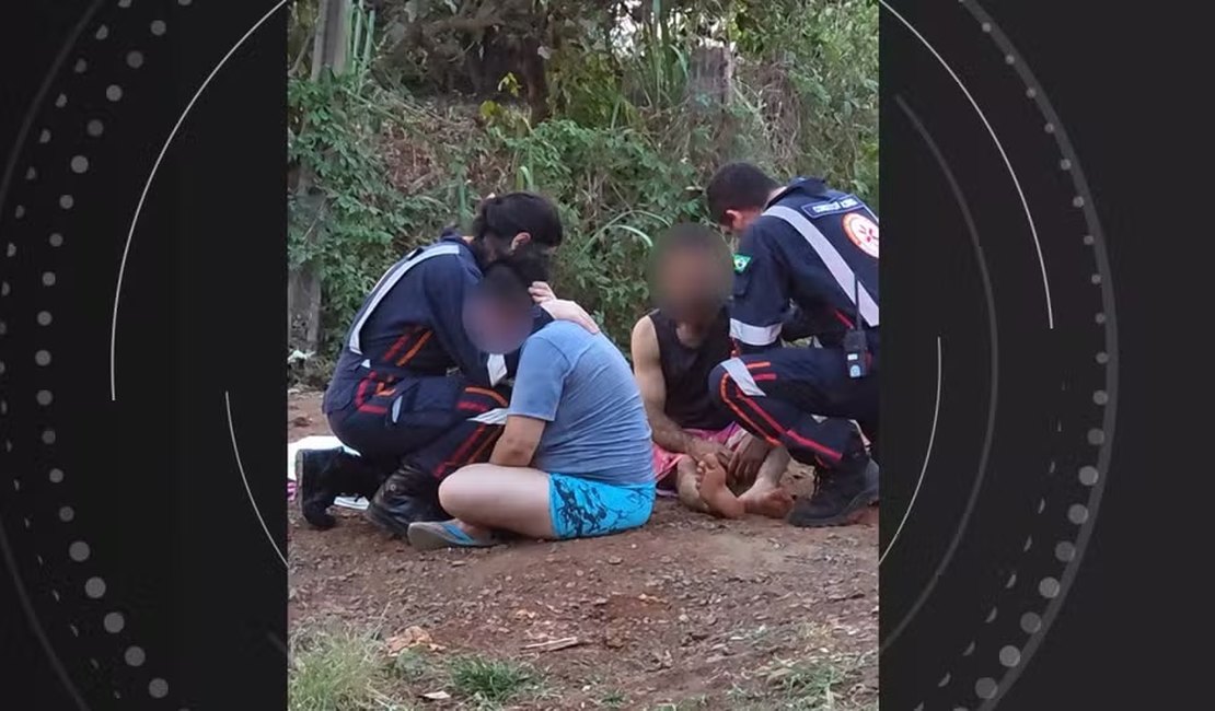 Socorristas são filmados acalmando pais que perderam filha de 7 anos em acidente de carro no Paraná
