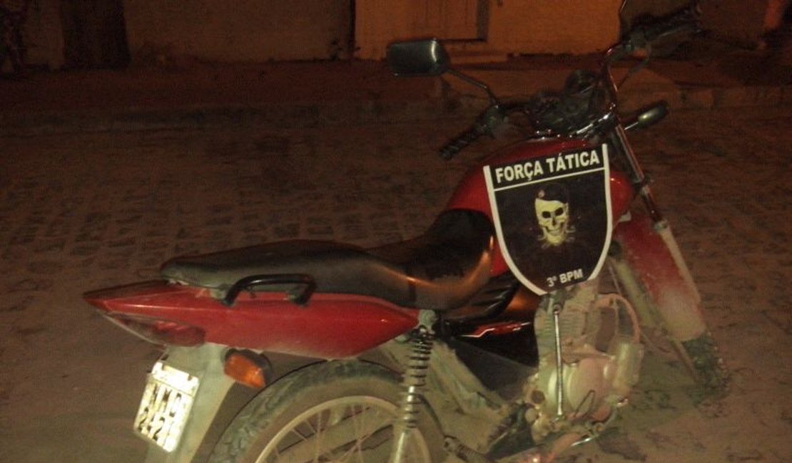 Polícia Militar recupera motocicleta roubada em Arapiraca