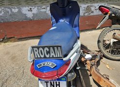 PM recupera veículo com registro de furto em área de mata no bairro Manoel Teles, em Arapiraca