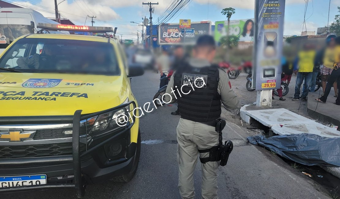 A caminho do trabalho, jovem tenta desviar de cachorro e morre após cair de moto em Arapiraca