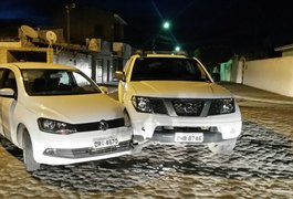 Automóvel e caminhonete colidem em cruzamento no bairro Primavera