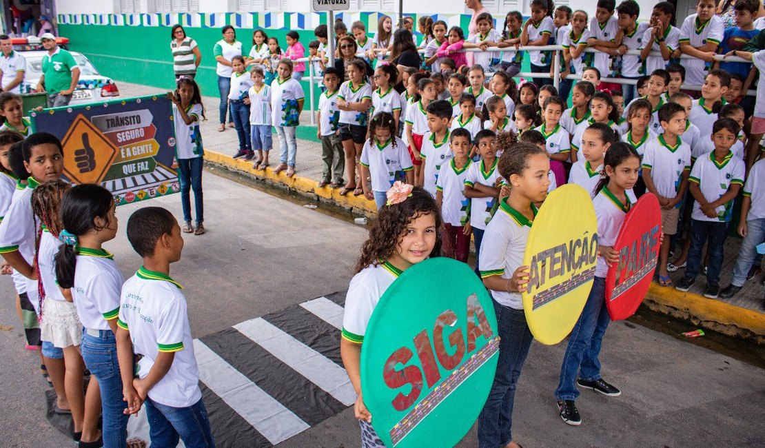 Alunos da rede pública municipal participam de blitz educativa em Girau do Ponciano