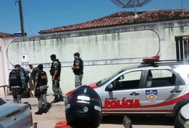 Populares detêm suspeitos de assaltos no bairro Santa Esmeralda