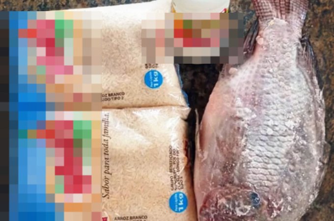 VÍDEO: Prefeitura de Canapi entrega 1 peixe, 2kg de arroz e leite de coco para a Sexta Santa e recebe críticas de vereadora: 'É isso que o povo merece?'