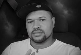 Homem perde controle de moto em curva e morre após batida contra poste, em Estrela de Alagoas