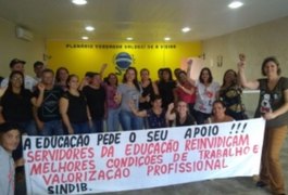 Servidores da Educação de Ibateguara deflagram greve por tempo indeterminado