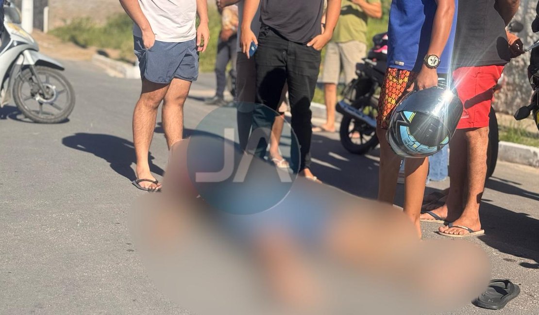 Homem é assassinado a tiros enquanto passava de moto às margens do Riacho Piauí, em Arapiraca