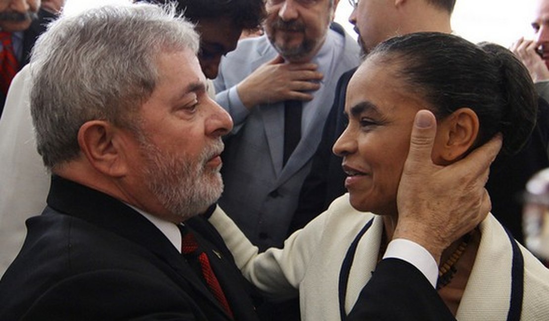 Marina Silva chora ao falar dos ataques de Lula, que nega acusações