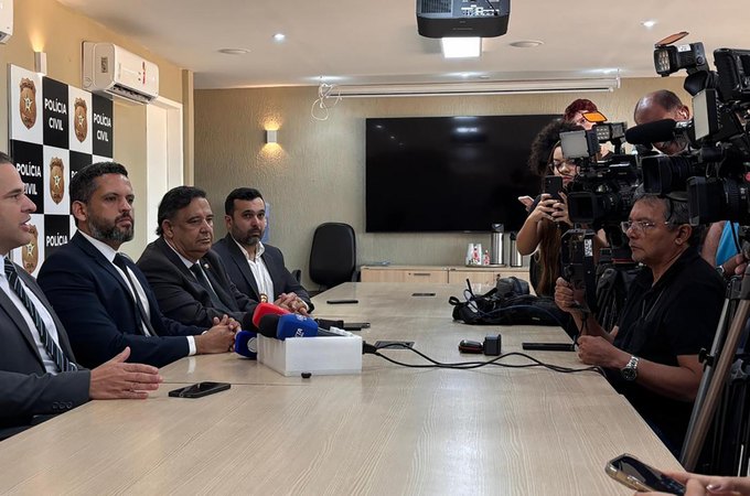Em coletiva de imprensa, comanda da PC fala sobre a morte de dois agentes de polícia no Sertão de Alagoas