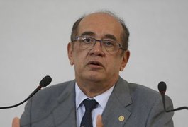 Gilmar Mendes diz ser 'algo bizarro' dividir votação do impeachment de Dilma