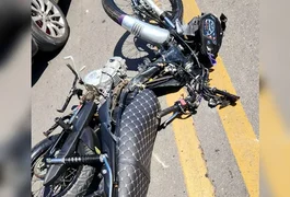 Colisão entre caminhão e moto deixa barbeiro morto em rodovia alagoana