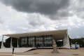 Zambelli pede ao STF salvo-conduto para vir ao Brasil votar na mãe