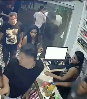 Homem é esfaqueado durante confusão em loja de conveniência, em Maragogi