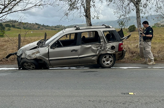 Batida entre carros deixa feridos e dois homens mortos em União dos Palmares