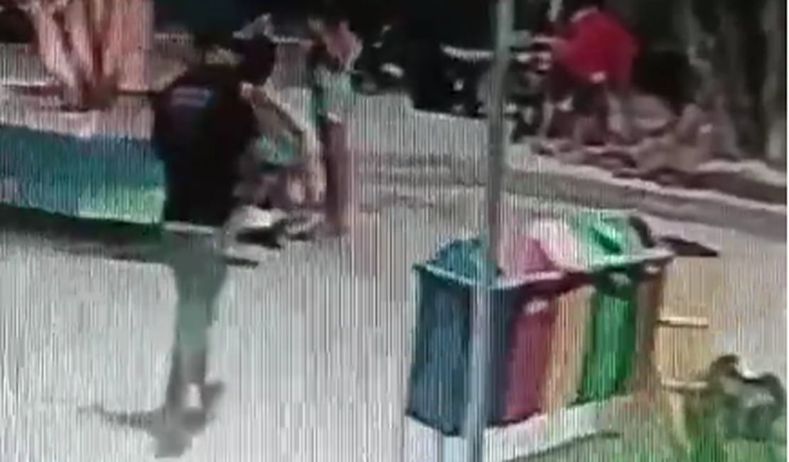 VÍDEO: Veja o momento em que homem atira e mata adolescente de 13 anos em Maceió