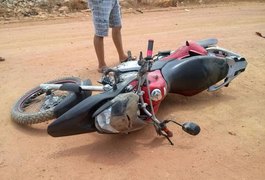 Homem perde controle de Moto e tomba próximo ao Lago da Perucaba