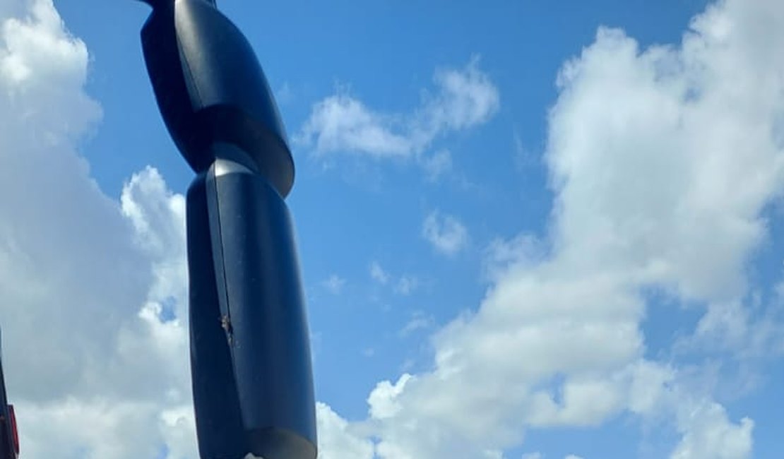 Homem fica preso às ferragens em tombamento de carreta na BR 101, em Pilar