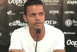 Lateral do ASA evita falar da Copa do Brasil antes da partida contra o Sete