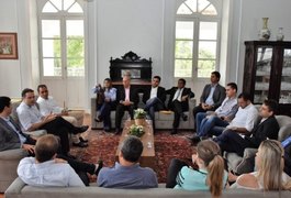 Renan Filho reúne prefeitos para alinhar políticas de desenvolvimento