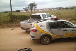 Após roubar Amarok em lava jato, bandidos capotam veículo em Arapiraca