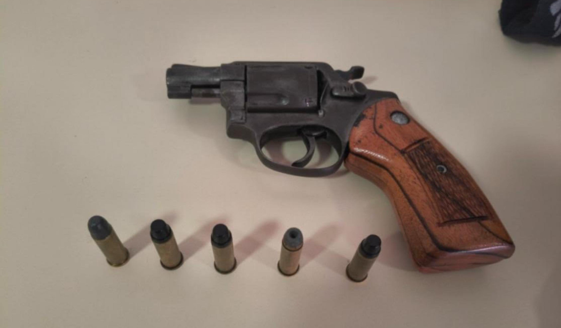 PM apreende quatro armas de fogo em ações no Benedito Bentes