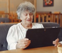 Pessoas com mais de 50 anos são foco de Instituto que oferta cursos on-line e gratuitos